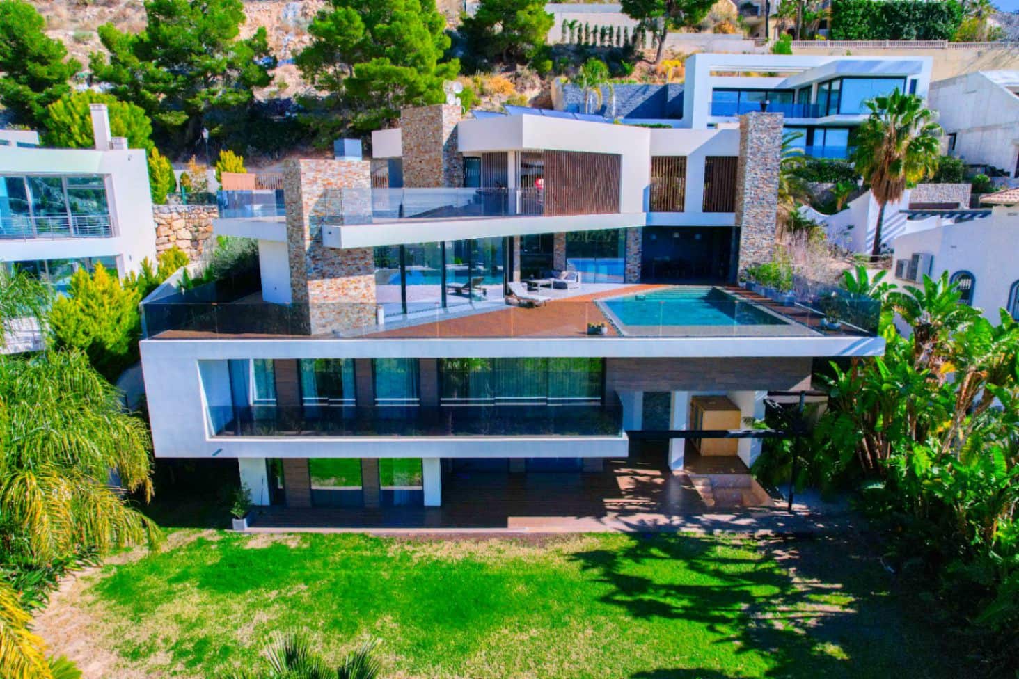 3 bedroom Villa for sale in Altea with pool garage - € 2,650,000 (Ref: 9328346)