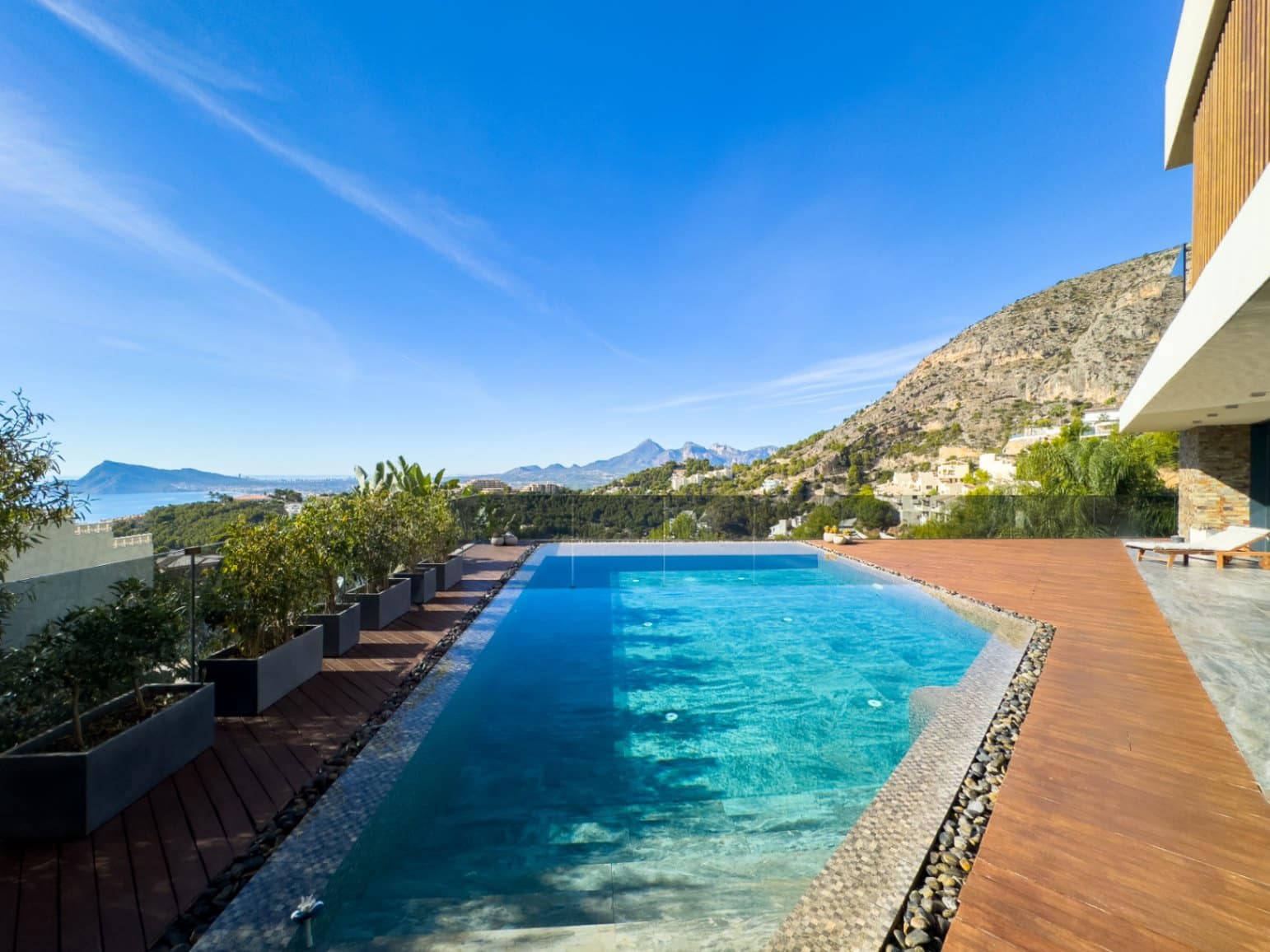 3 bedroom Villa for sale in Altea with pool garage - € 2,650,000 (Ref: 9328346)