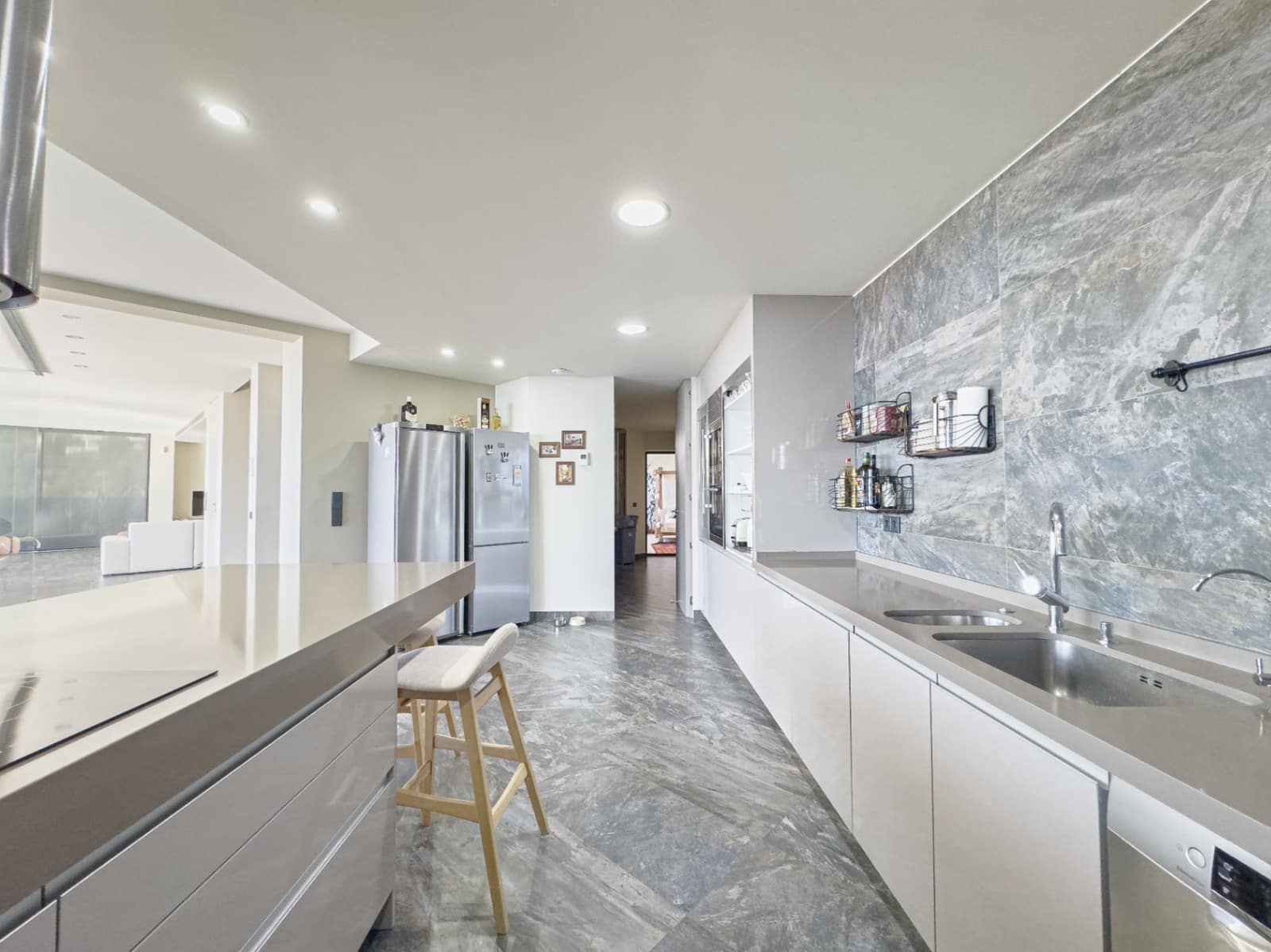 3 bedroom Villa for sale in Altea with pool garage - € 2,650,000 (Ref: 9328346)