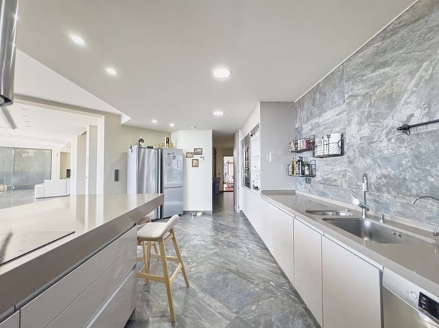 Chalet de 3 habitaciones en Altea en venta con piscina garaje - 2.650.000 € (Ref: 9328346)