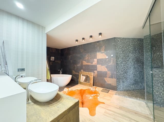 Chalet de 3 habitaciones en Altea en venta con piscina garaje - 2.650.000 € (Ref: 9328346)