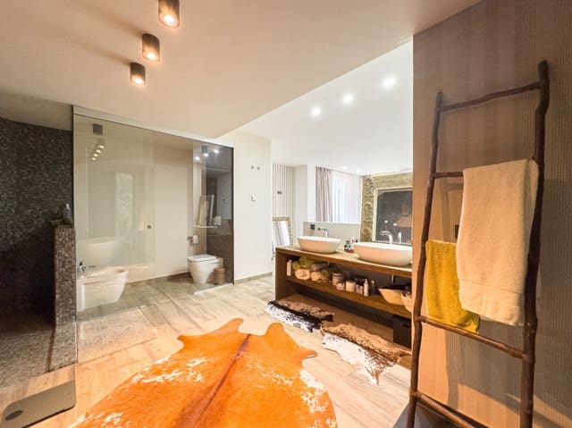 Chalet de 3 habitaciones en Altea en venta con piscina garaje - 2.650.000 € (Ref: 9328346)