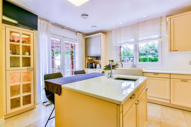 3 bedroom Villa for sale in Altea la Vella, Altea with pool garage - € 2,950,000 (Ref: 9328351)