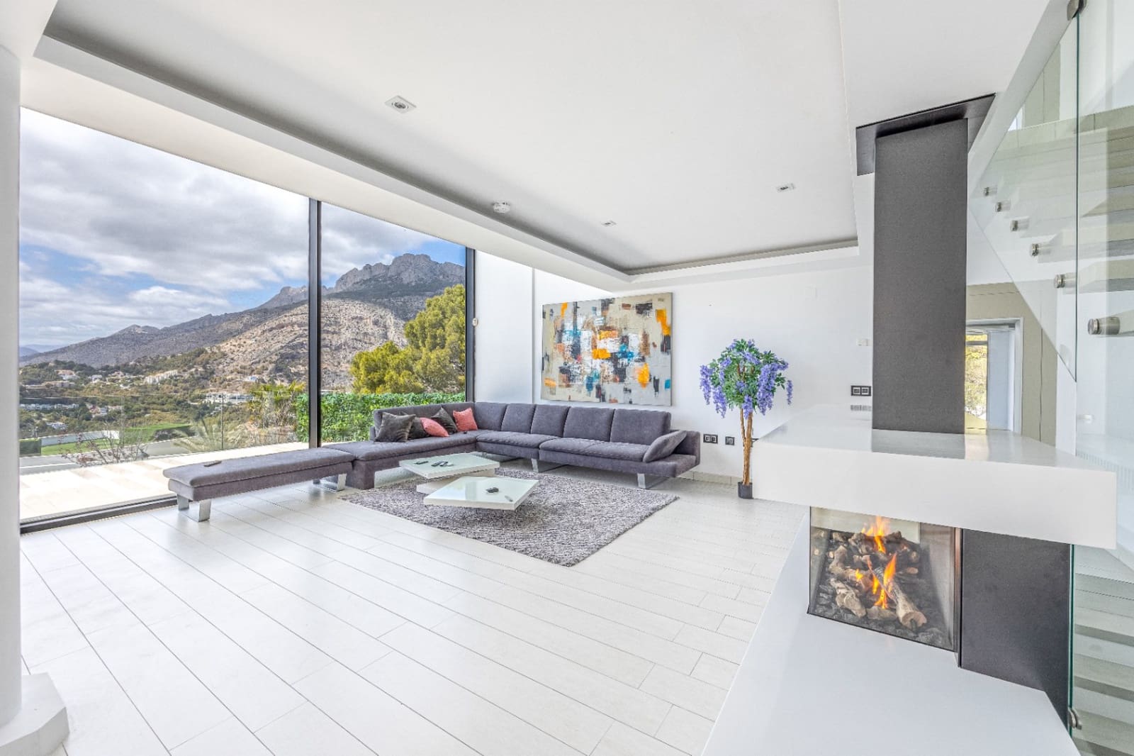 6 bedroom Villa for sale in Altea with pool garage - € 2,700,000 (Ref: 9328352)