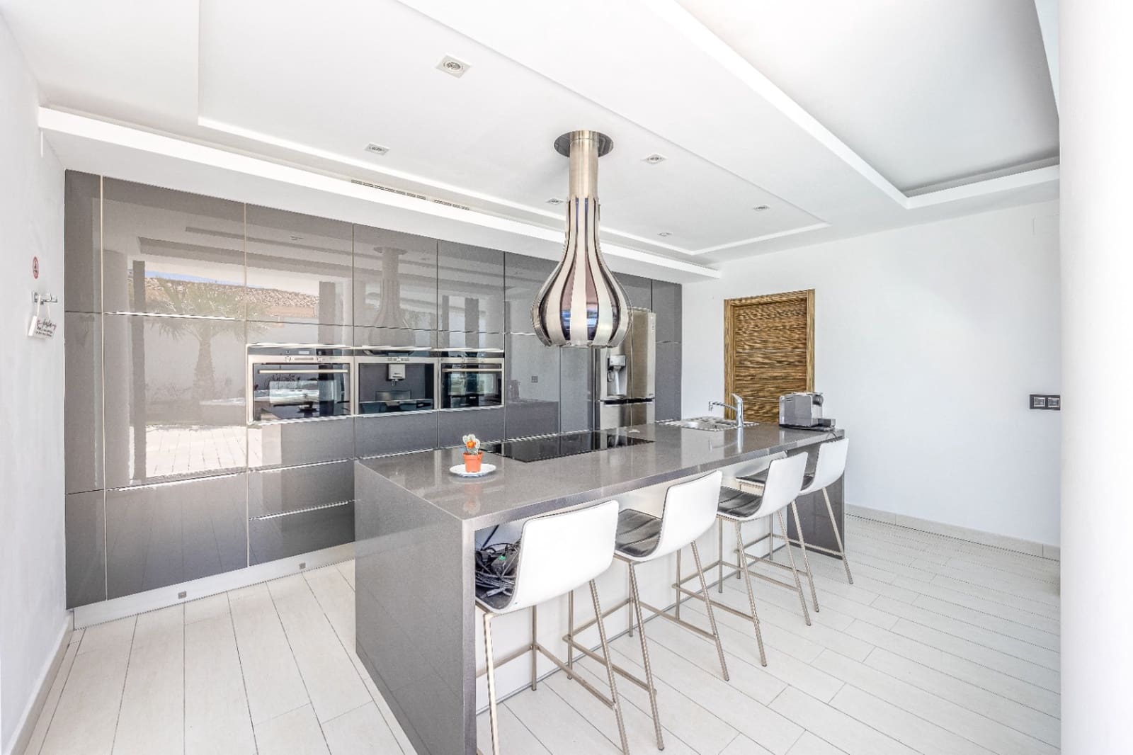 6 bedroom Villa for sale in Altea with pool garage - € 2,700,000 (Ref: 9328352)