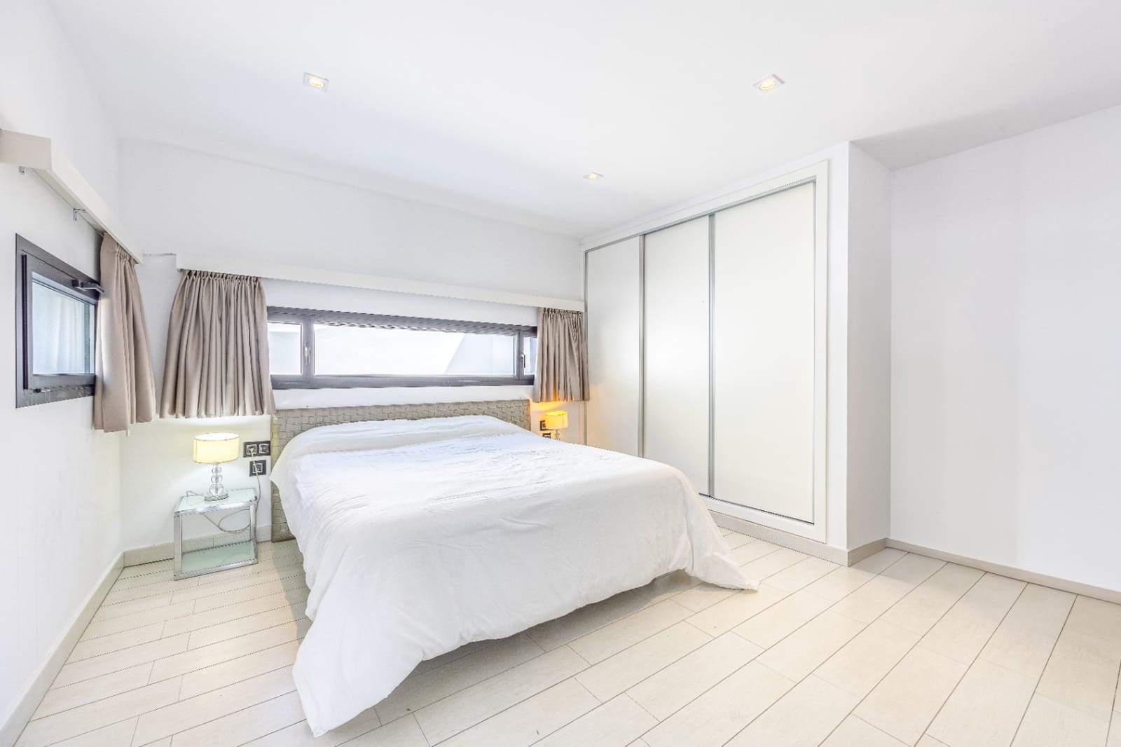 6 bedroom Villa for sale in Altea with pool garage - € 2,700,000 (Ref: 9328352)