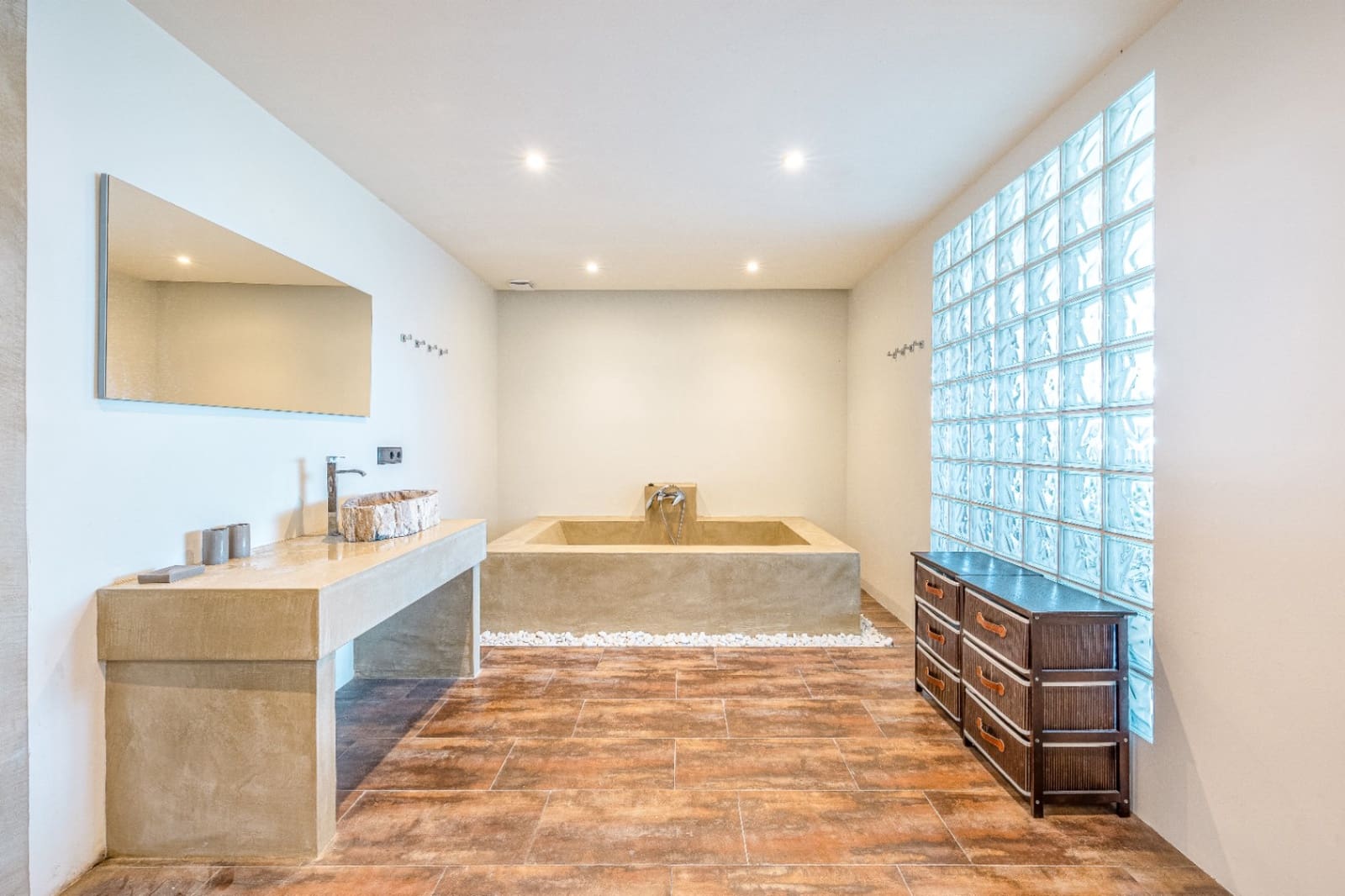 6 bedroom Villa for sale in Altea with pool garage - € 2,700,000 (Ref: 9328352)