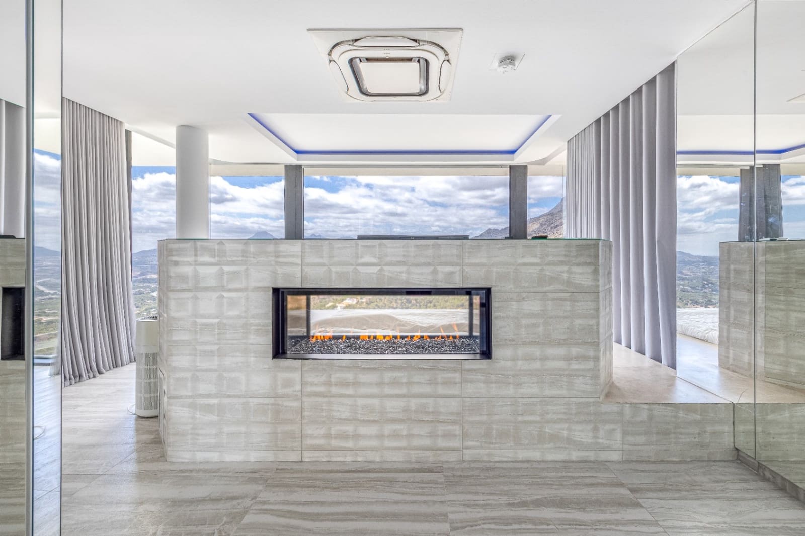 6 bedroom Villa for sale in Altea with pool garage - € 2,700,000 (Ref: 9328352)