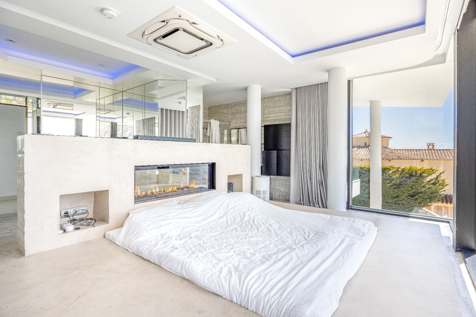 6 bedroom Villa for sale in Altea with pool garage - € 2,700,000 (Ref: 9328352)