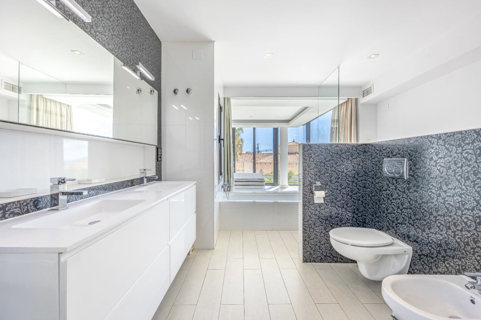 6 bedroom Villa for sale in Altea with pool garage - € 2,700,000 (Ref: 9328352)