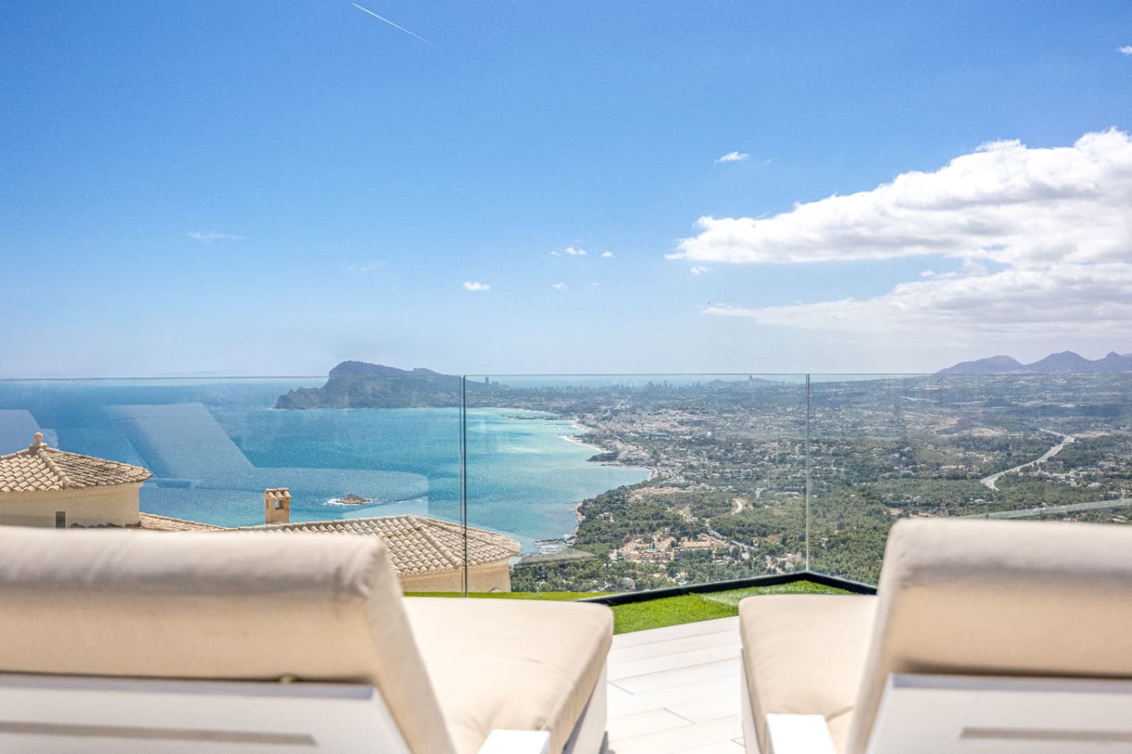 6 bedroom Villa for sale in Altea with pool garage - € 2,700,000 (Ref: 9328352)