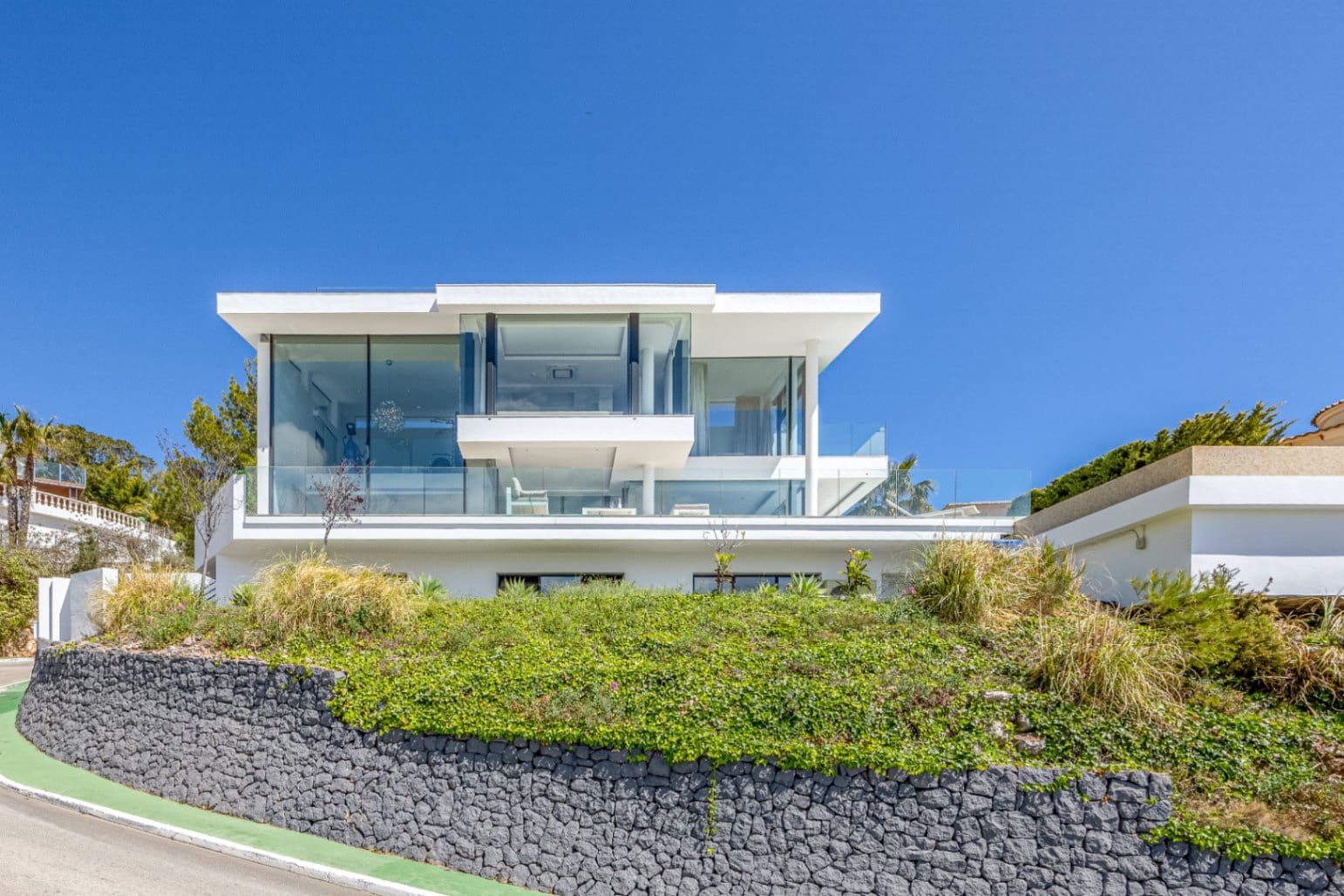 6 bedroom Villa for sale in Altea with pool garage - € 2,700,000 (Ref: 9328352)