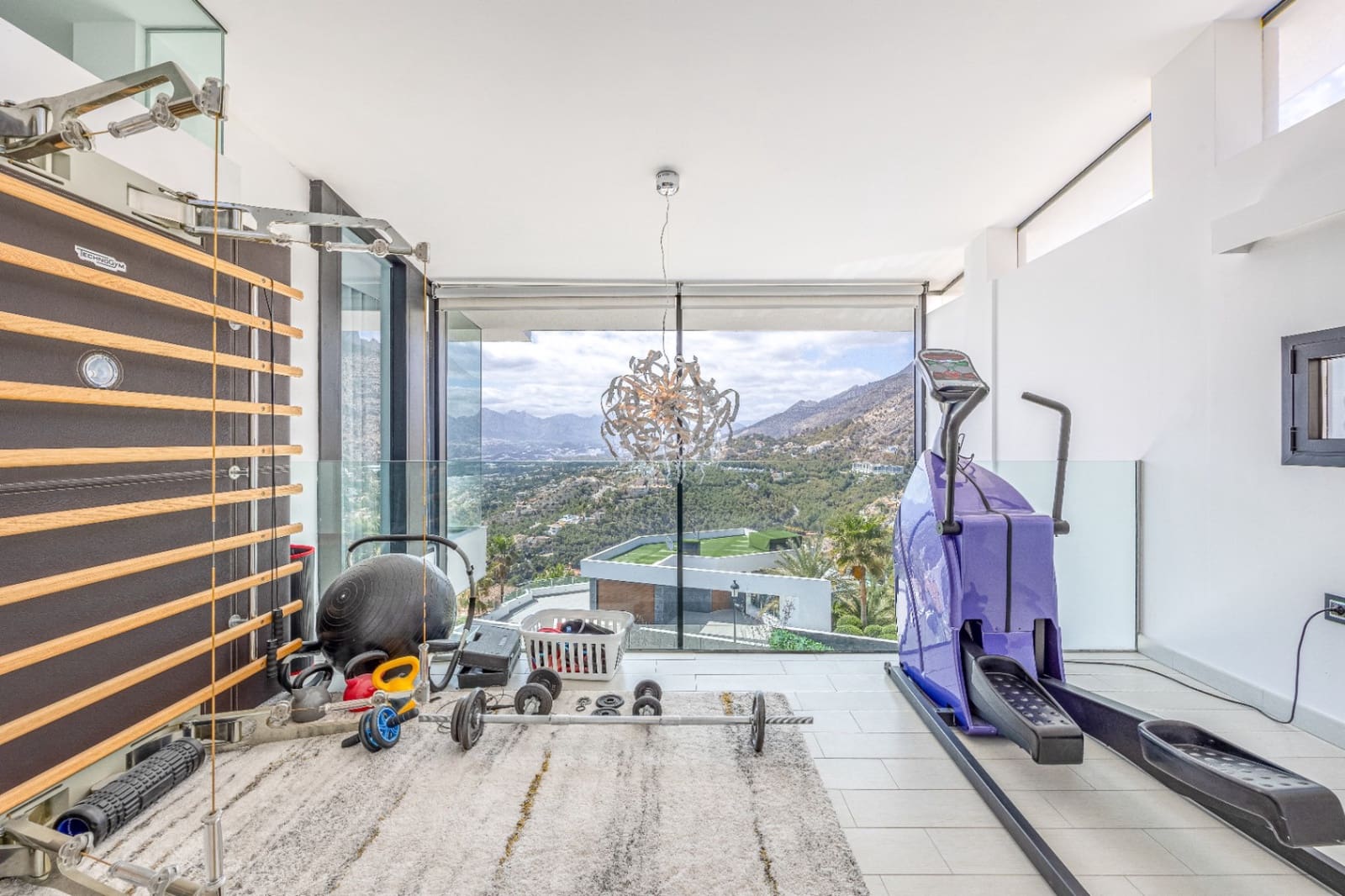 6 bedroom Villa for sale in Altea with pool garage - € 2,700,000 (Ref: 9328352)