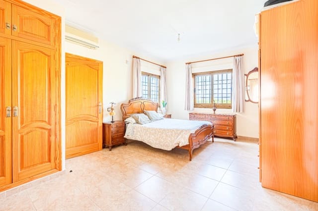 6 bedroom Villa for sale in Alhama Springs, Altea with pool garage - € 1,800,000 (Ref: 9328353)