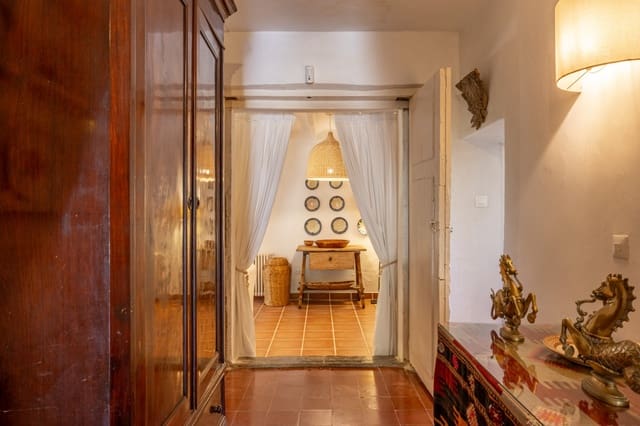 6 bedroom Villa for sale in Alhama Springs, Altea with pool garage - € 3,200,000 (Ref: 9328354)