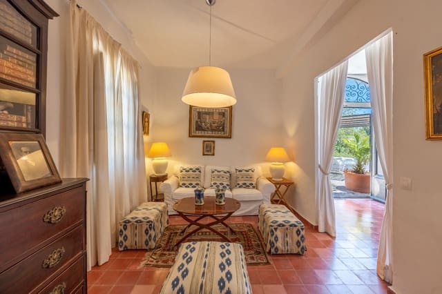 6 bedroom Villa for sale in Alhama Springs, Altea with pool garage - € 3,200,000 (Ref: 9328354)