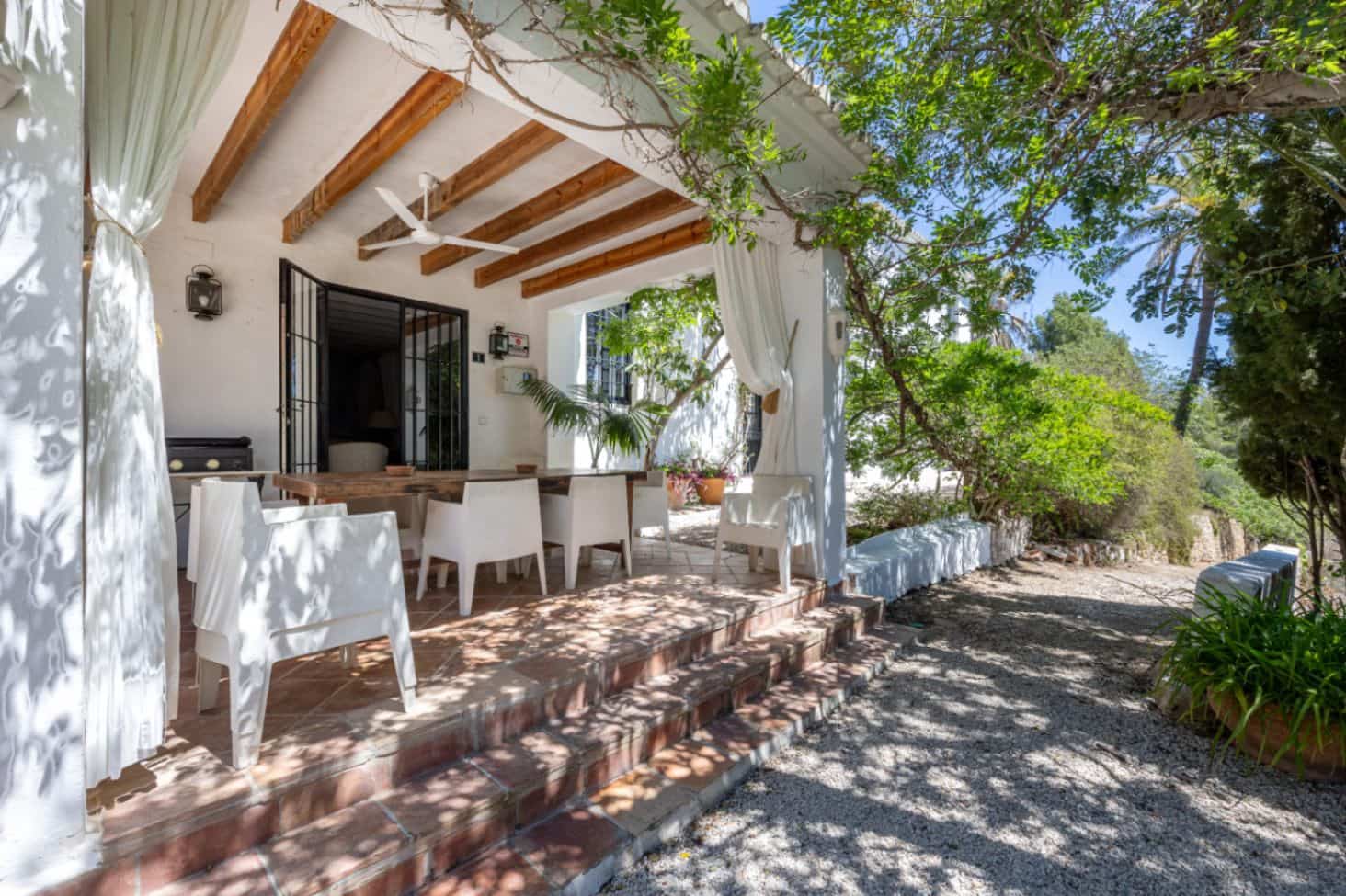 6 soverom Villa til salgs i Alhama Springs med svømmebasseng garasje - € 3 200 000 (Ref: 9328354)