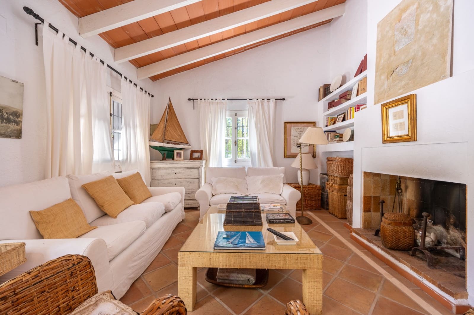 6 soverom Villa til salgs i Alhama Springs med svømmebasseng garasje - € 3 200 000 (Ref: 9328354)