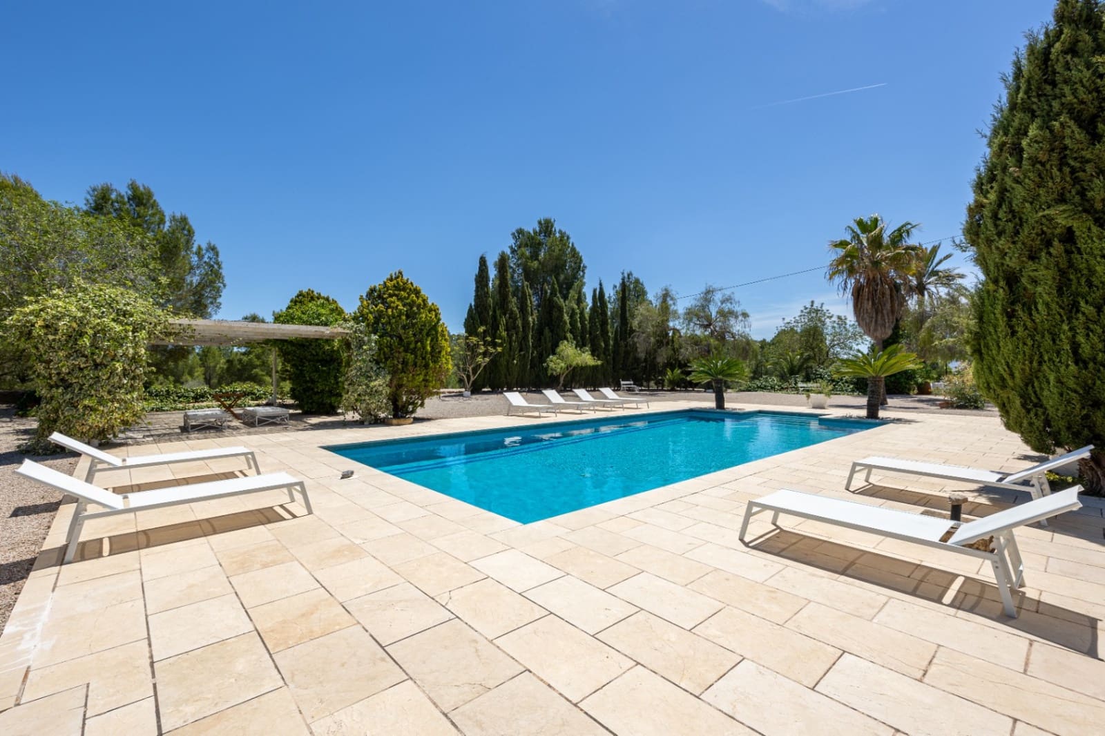 6 soverom Villa til salgs i Alhama Springs med svømmebasseng garasje - € 3 200 000 (Ref: 9328354)