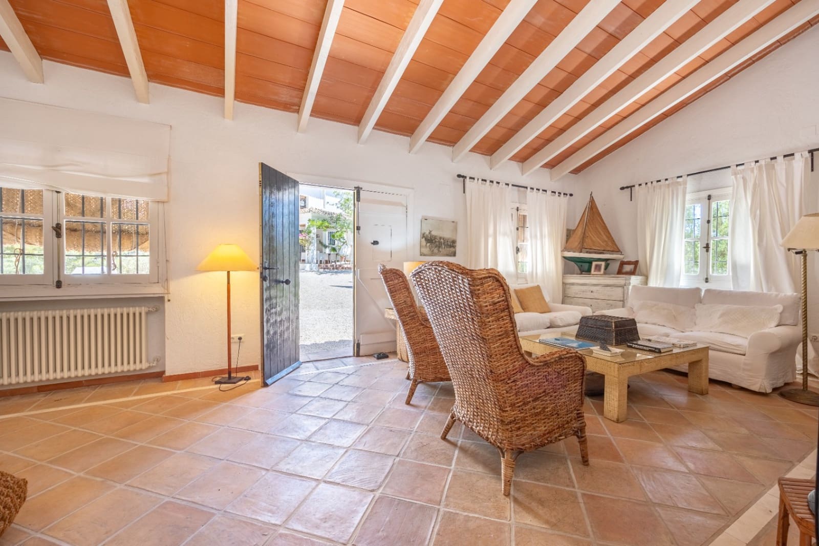 6 soverom Villa til salgs i Alhama Springs med svømmebasseng garasje - € 3 200 000 (Ref: 9328354)