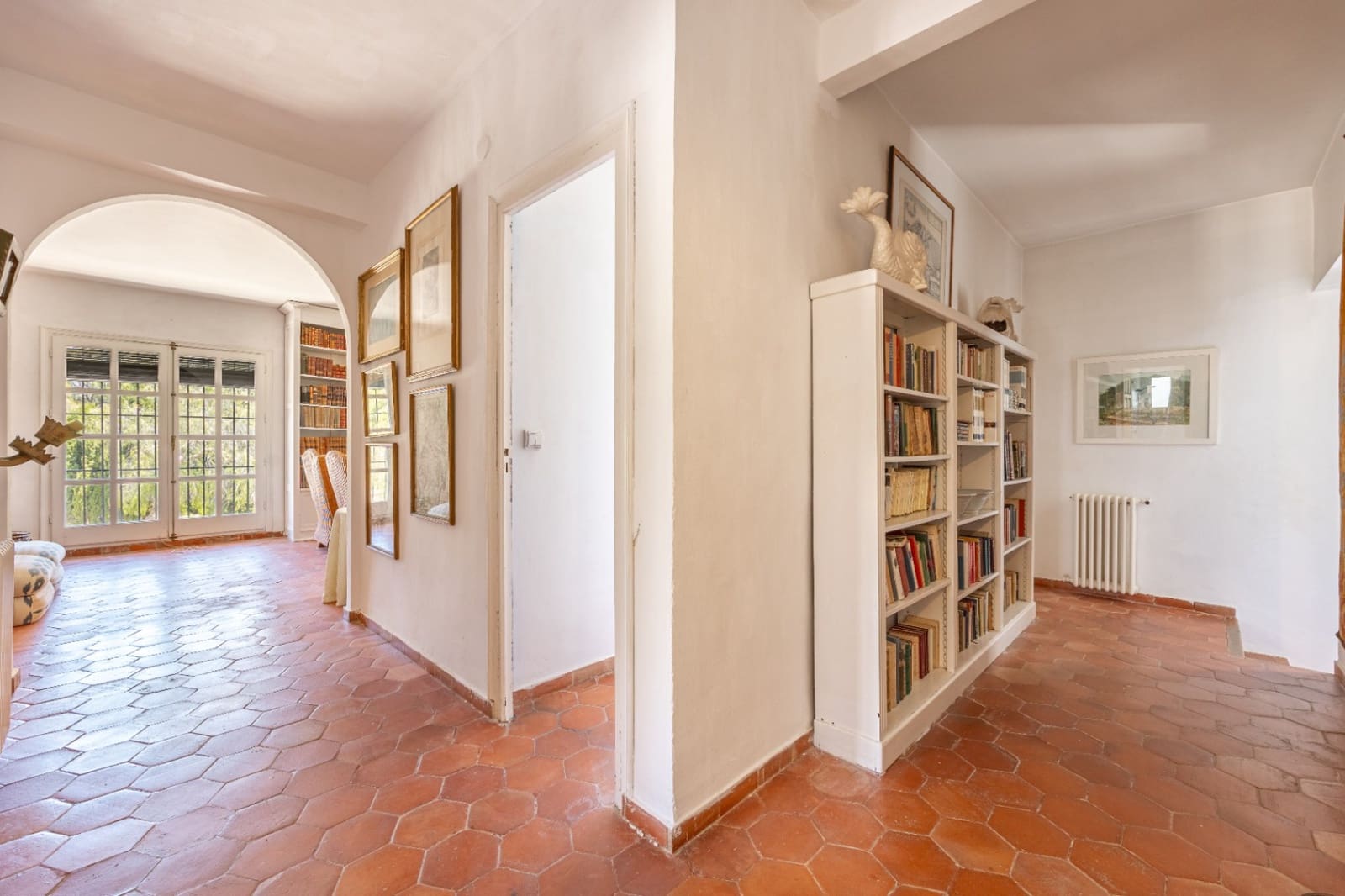 6 soverom Villa til salgs i Alhama Springs med svømmebasseng garasje - € 3 200 000 (Ref: 9328354)