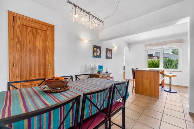 Chalet de 6 habitaciones en Altea en venta con piscina garaje - 740.000 € (Ref: 9328358)