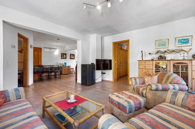 Chalet de 6 habitaciones en Altea en venta con piscina garaje - 740.000 € (Ref: 9328358)