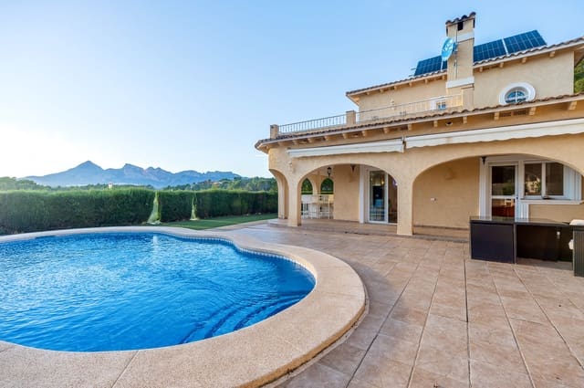 4 bedroom Villa for sale in Alhama Springs, Altea with pool garage - € 1,500,000 (Ref: 9328359)