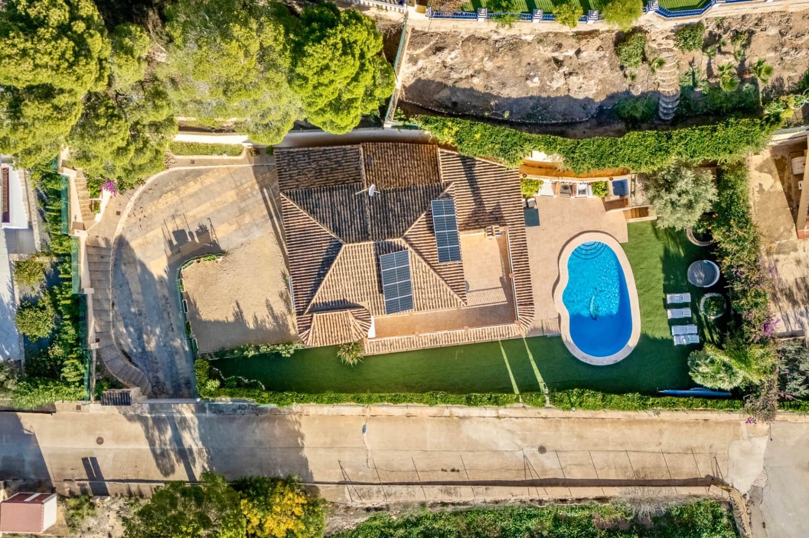 4 soverom Villa til salgs i Alhama Springs med svømmebasseng garasje - € 1 500 000 (Ref: 9328359)