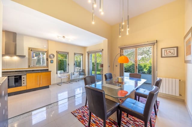 4 bedroom Villa for sale in Altea la Vella, Altea with pool garage - € 1,200,000 (Ref: 9328360)