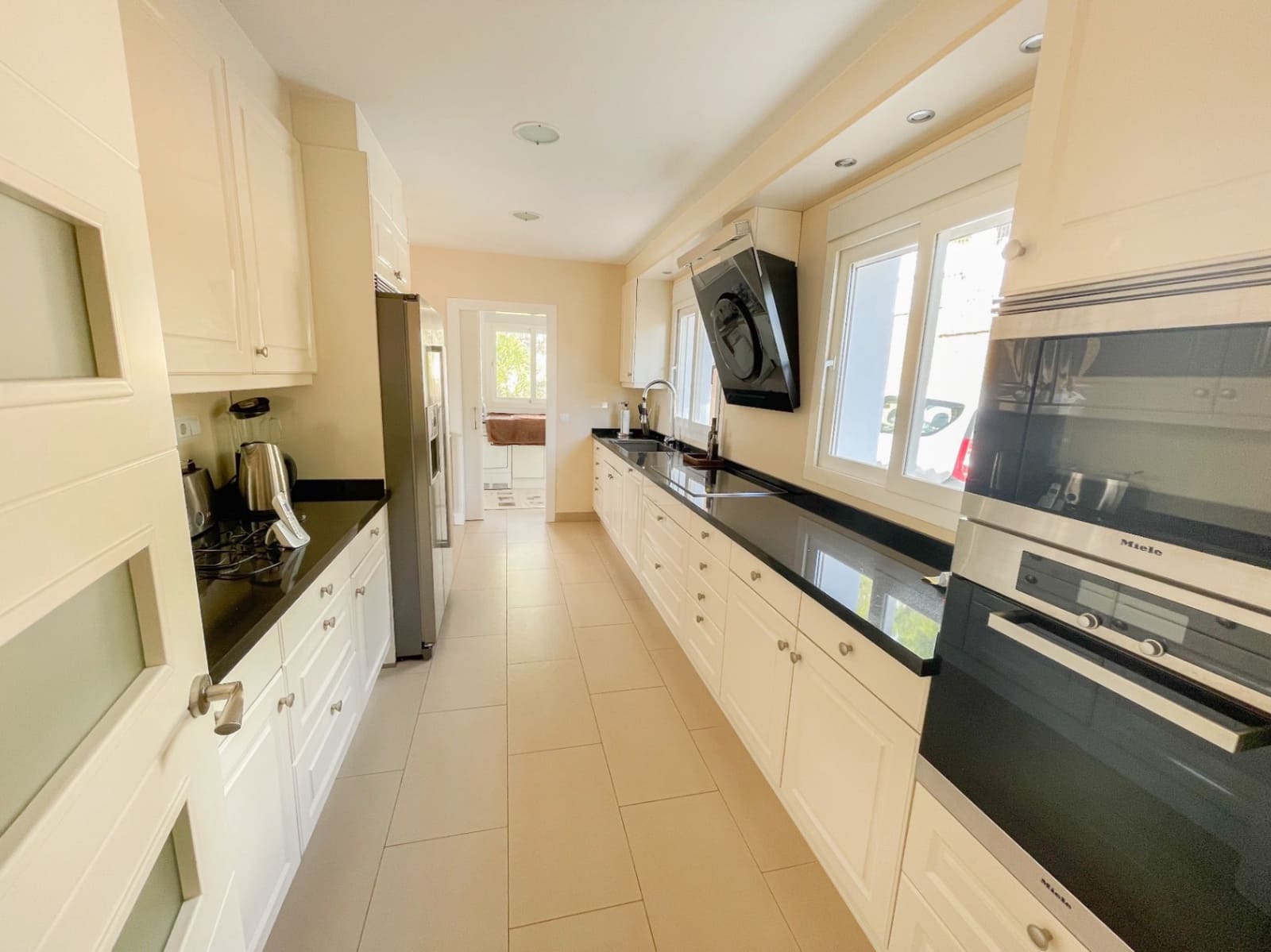 5 bedroom Villa for sale in Altea with pool garage - € 1,600,000 (Ref: 9328362)