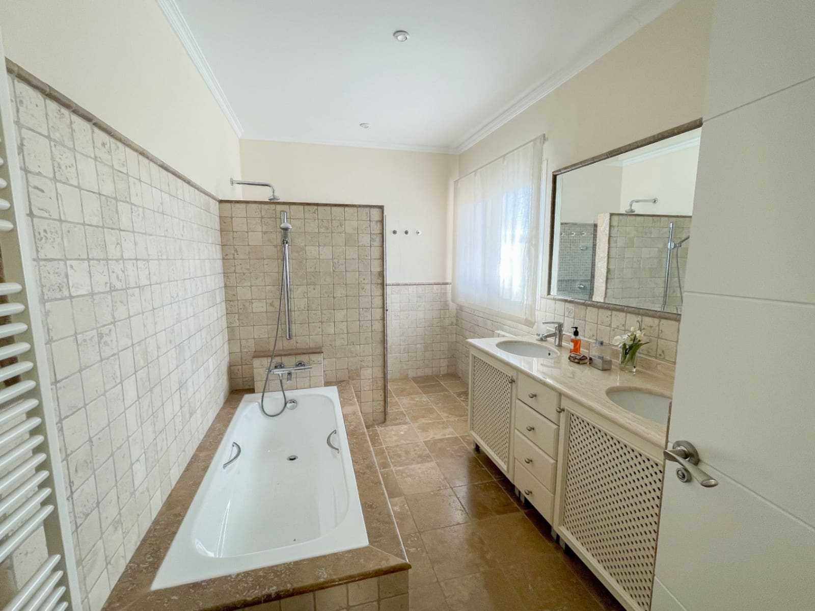 5 bedroom Villa for sale in Altea with pool garage - € 1,600,000 (Ref: 9328362)