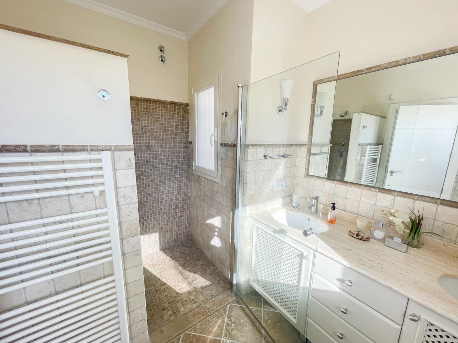 5 bedroom Villa for sale in Altea with pool garage - € 1,600,000 (Ref: 9328362)