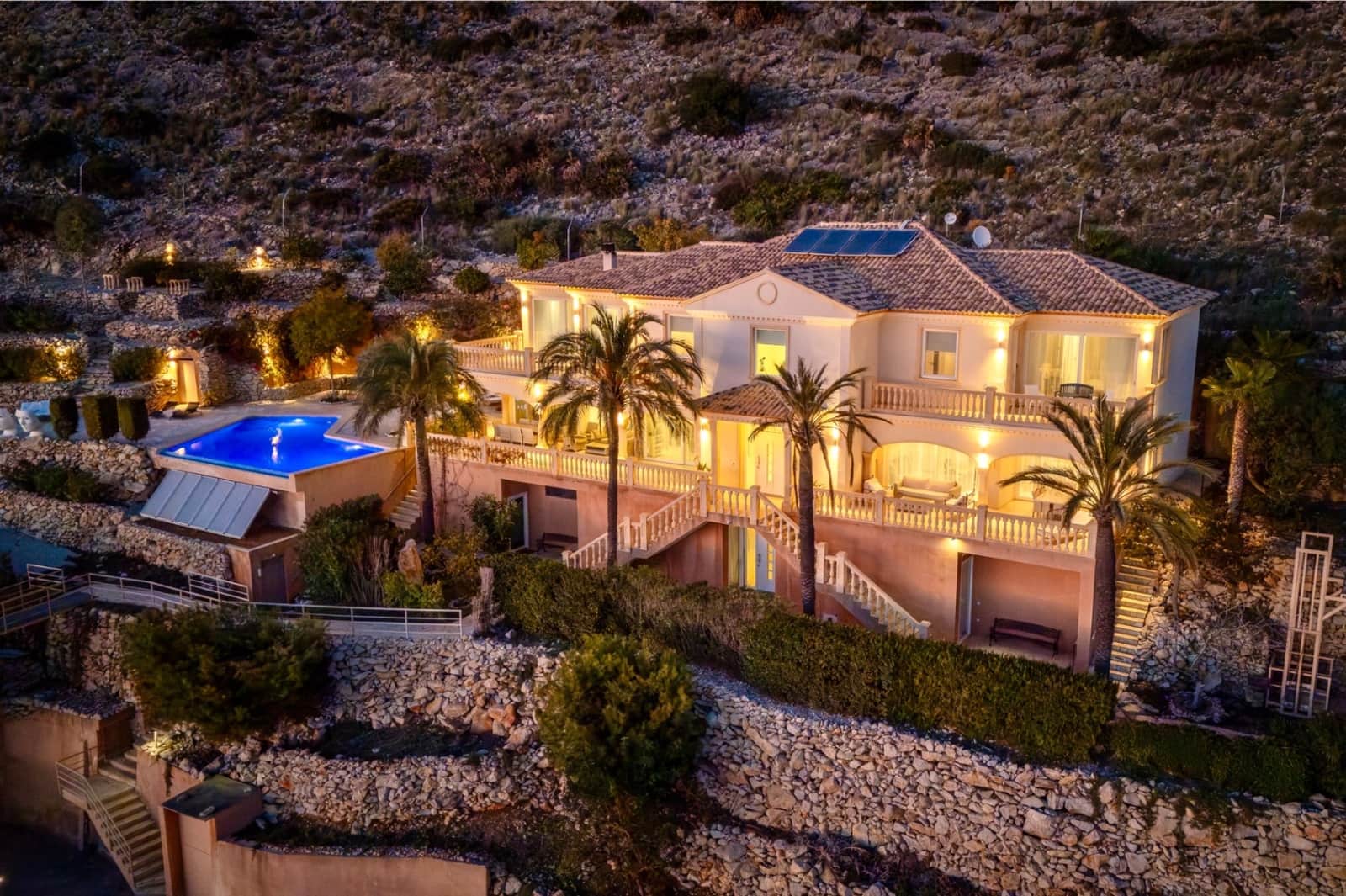 9 bedroom Villa for sale in Altea with pool garage - € 2,950,000 (Ref: 9328366)