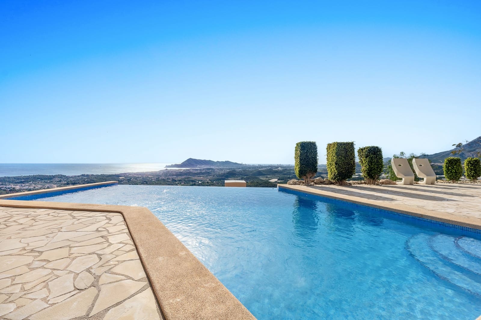 9 bedroom Villa for sale in Altea with pool garage - € 2,950,000 (Ref: 9328366)