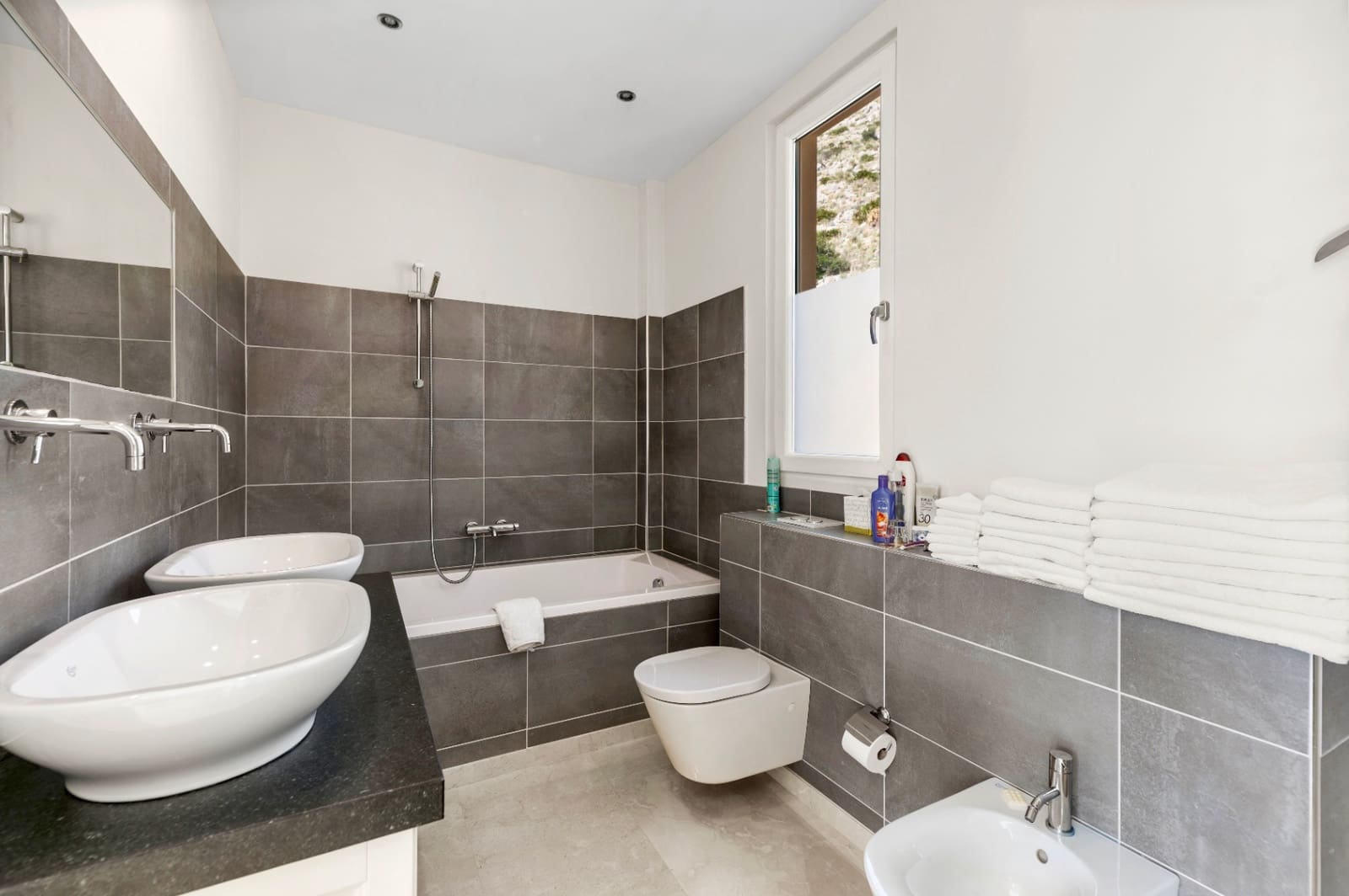 9 bedroom Villa for sale in Altea with pool garage - € 2,950,000 (Ref: 9328366)