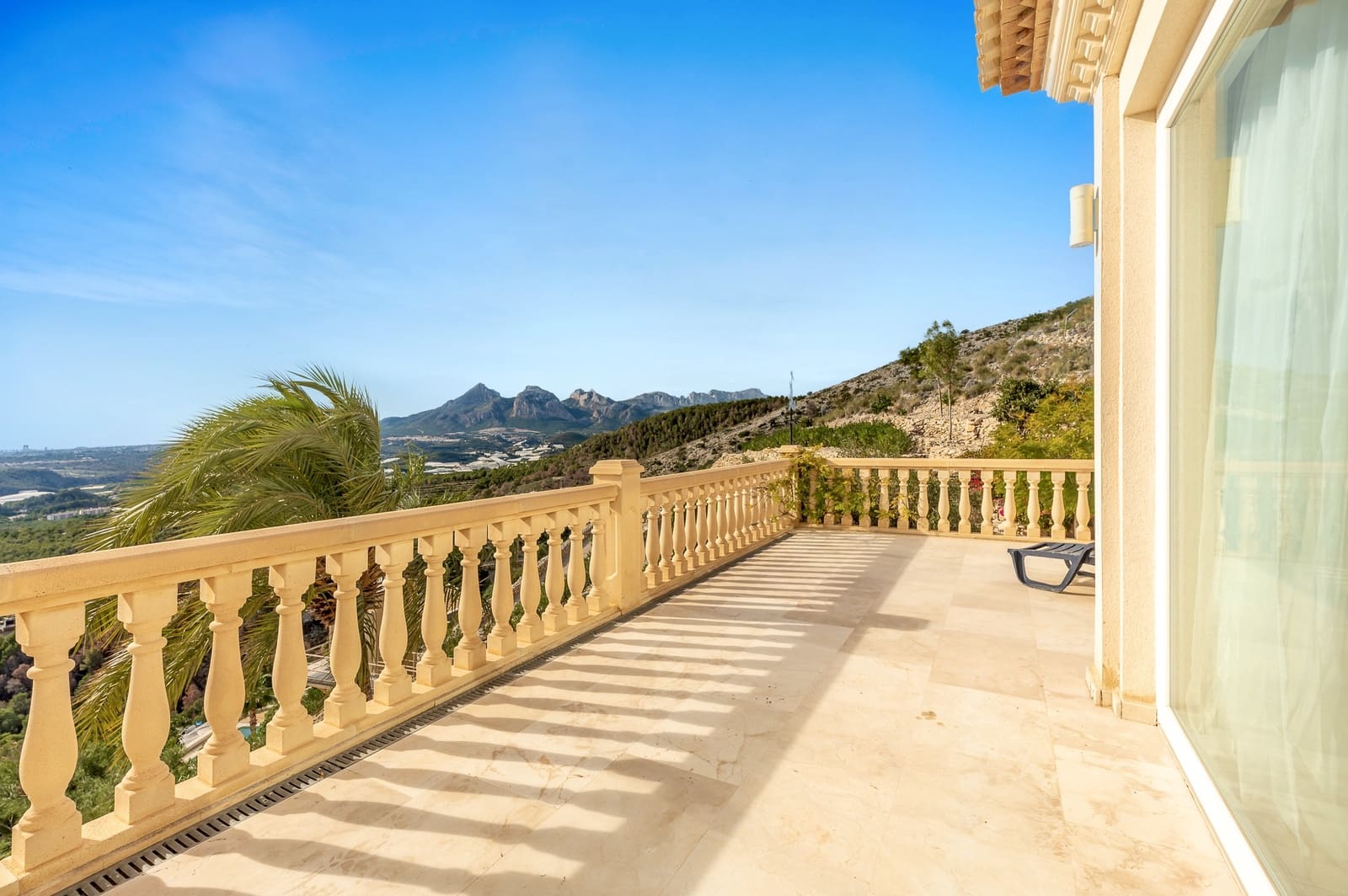 9 bedroom Villa for sale in Altea with pool garage - € 2,950,000 (Ref: 9328366)