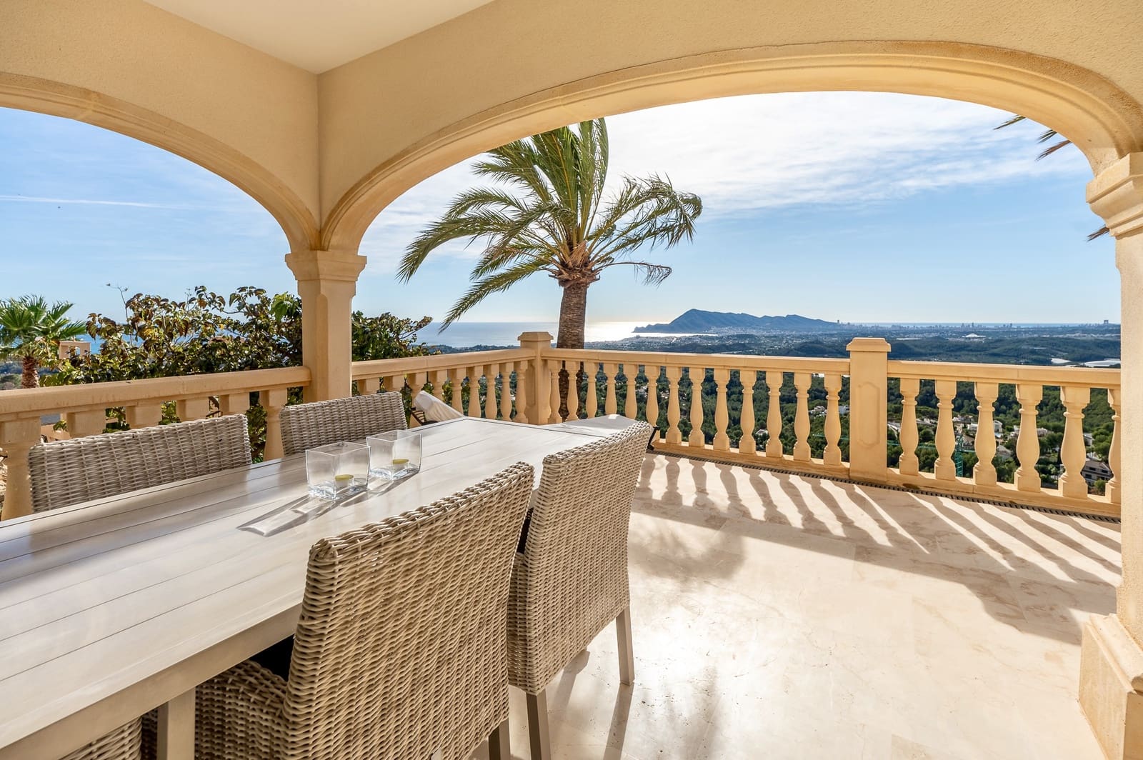 9 bedroom Villa for sale in Altea with pool garage - € 2,950,000 (Ref: 9328366)