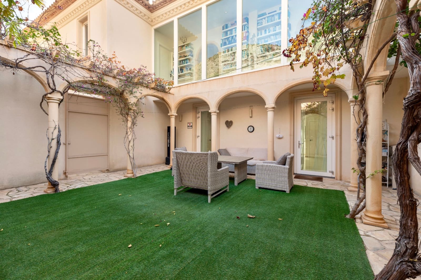 9 bedroom Villa for sale in Altea with pool garage - € 2,950,000 (Ref: 9328366)