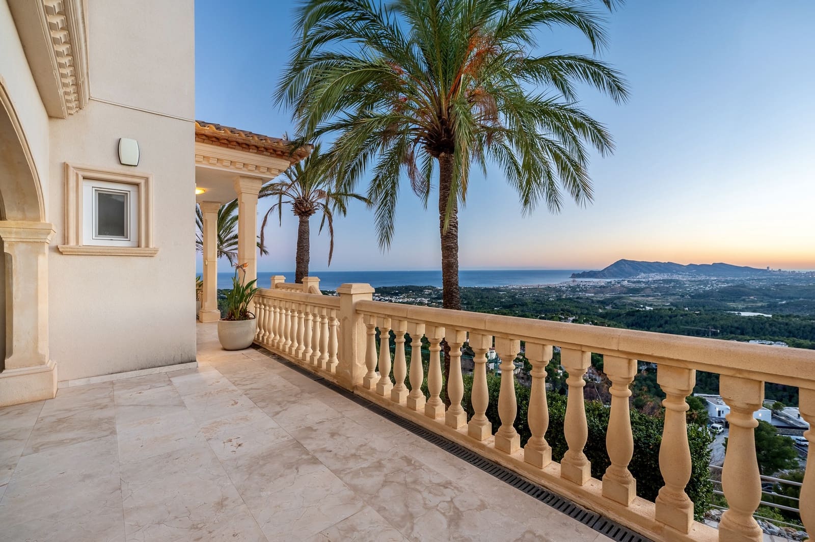 9 bedroom Villa for sale in Altea with pool garage - € 2,950,000 (Ref: 9328366)