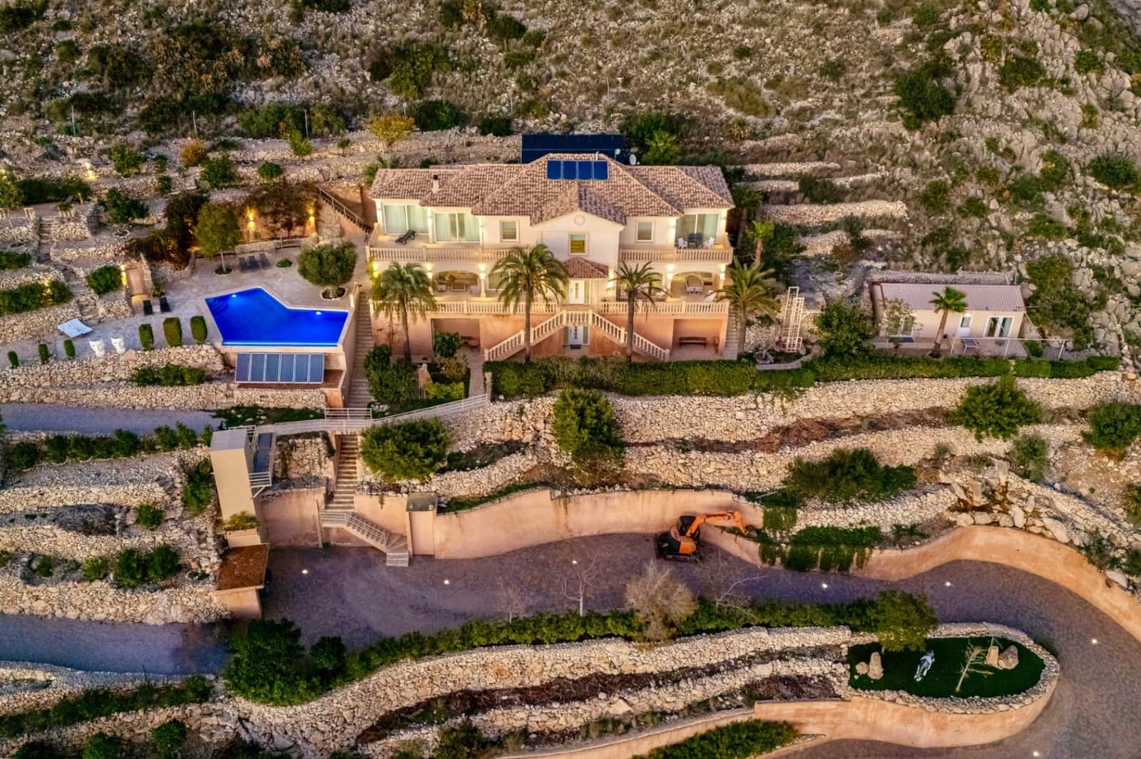 9 bedroom Villa for sale in Altea with pool garage - € 2,950,000 (Ref: 9328366)