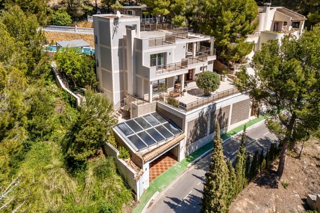 Chalet de 5 habitaciones en Altea en venta con piscina garaje - 1.300.000 € (Ref: 9328377)