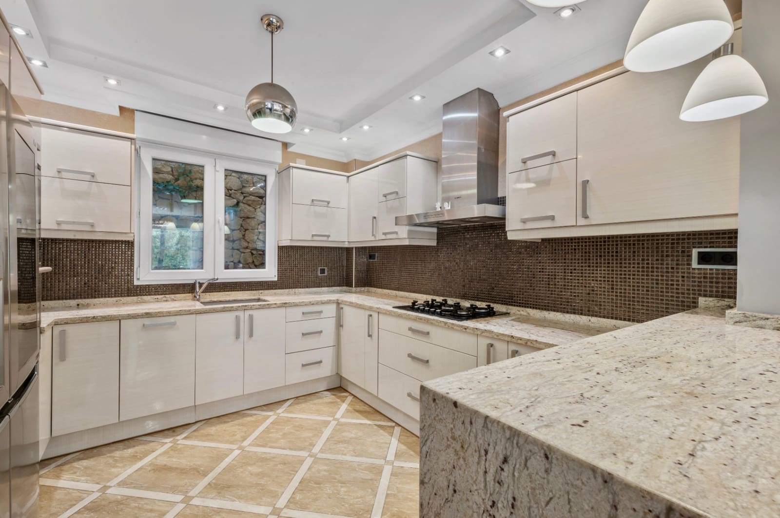 Chalet de 5 habitaciones en Altea en venta con piscina garaje - 1.300.000 € (Ref: 9328377)