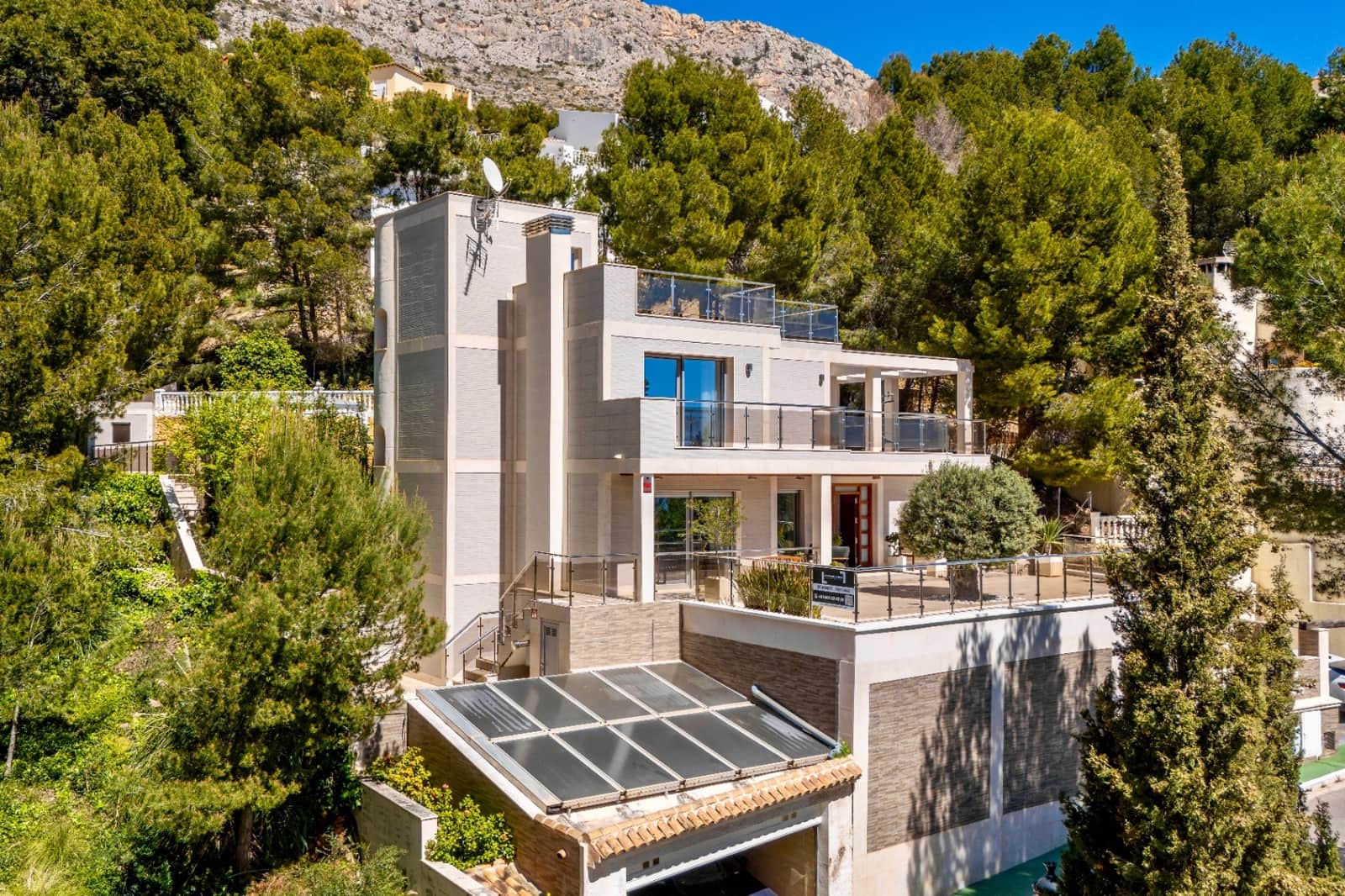 Chalet de 5 habitaciones en Altea en venta con piscina garaje - 1.300.000 € (Ref: 9328377)