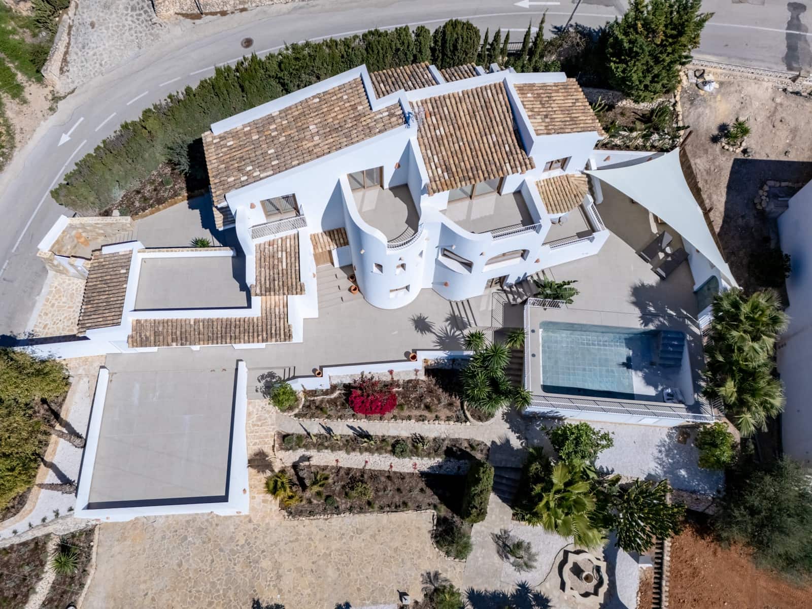 5 bedroom Villa for sale in Altea with pool garage - € 1,495,000 (Ref: 9328381)