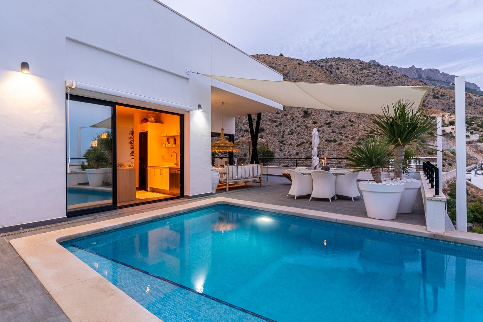3 bedroom Villa for sale in Altea with pool garage - € 890,000 (Ref: 9328387)