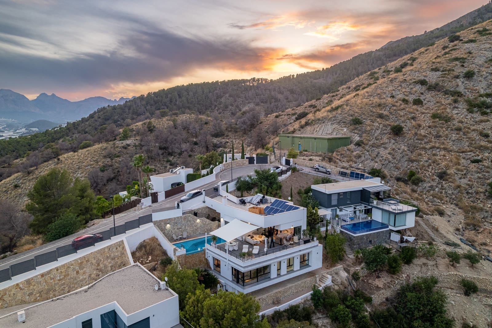 3 bedroom Villa for sale in Altea with pool garage - € 890,000 (Ref: 9328387)