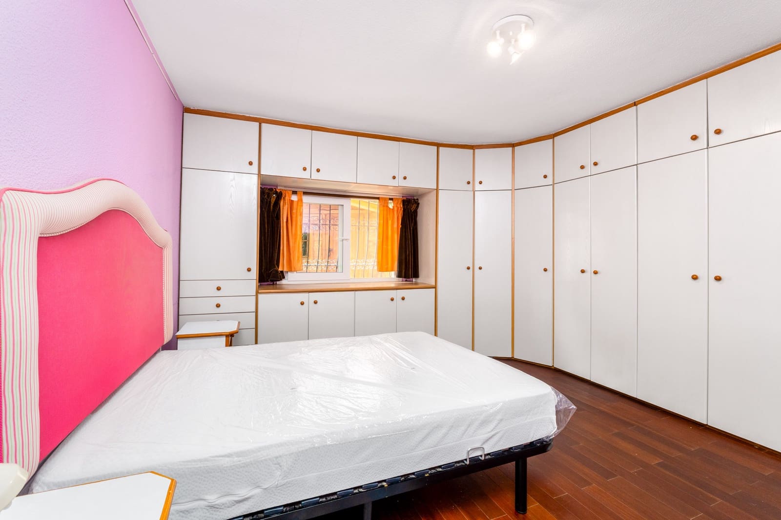 4 bedroom Villa for sale in Altea with pool garage - € 420,000 (Ref: 9328394)