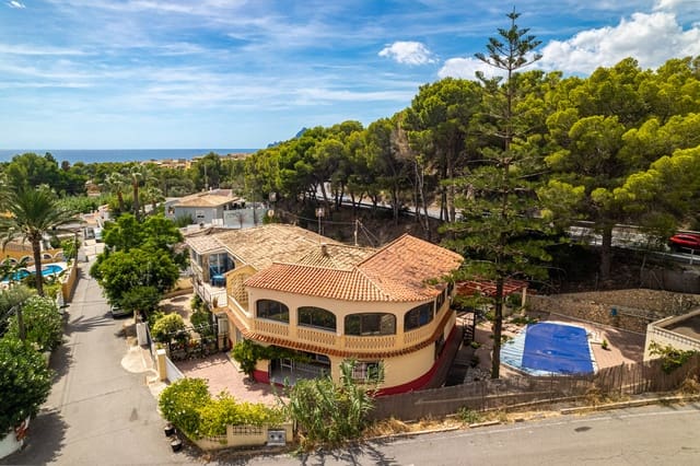 4 slaapkamer Villa te koop in Altea met zwembad garage - € 420.000 (Ref: 9328394)