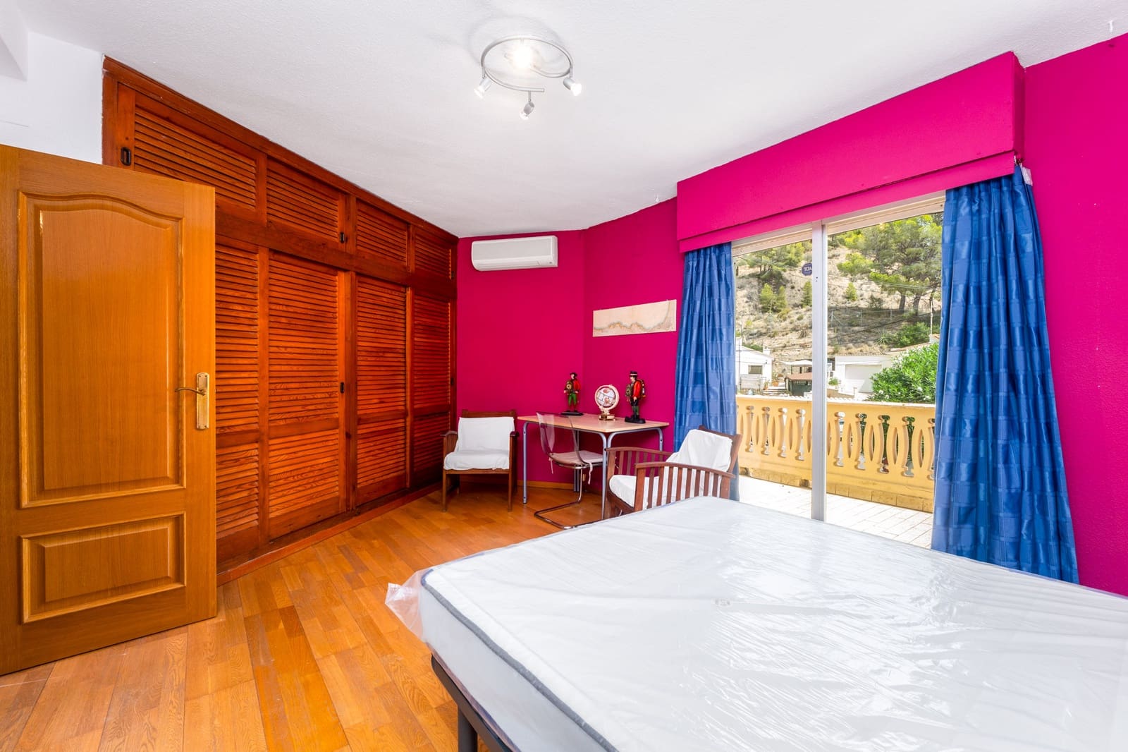 4 bedroom Villa for sale in Altea with pool garage - € 420,000 (Ref: 9328394)